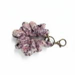 Kikamia Scrunchie Portachiavi in Bouclé Lilla | Charm 3 in 1 per Capelli e Borsa