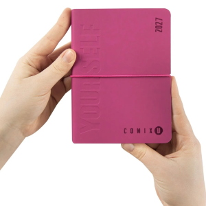 Comix Yourself Agenda 16 Mesi 2026/27 Giornaliera Magenta